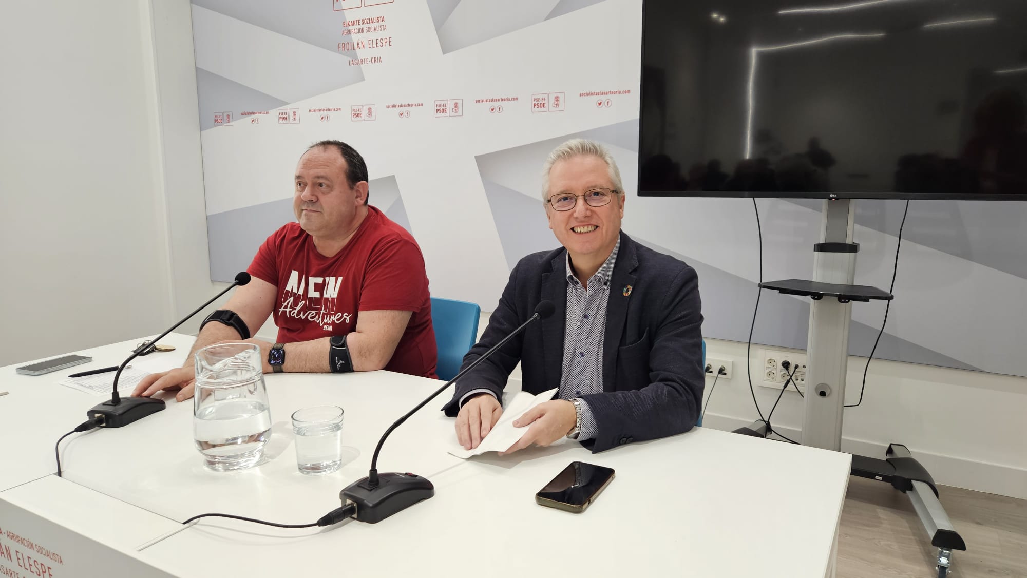 El secretario general de Gipuzkoa, José Ignacio Asensio, en un encuentro con la afiliación para depatir sobre una gran variedad de temas: situación política, económica, la gestión socialista en las diferentes instituciones, Osakidetza o el próximo congreso federal entre los temas tratados. 